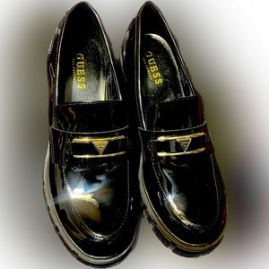 GUESS slip patent leather shoes 8 1/2 womens